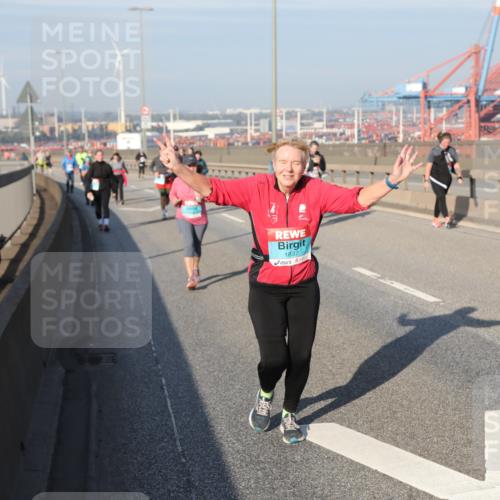 03.10.2025 - Köhlbrandbrückenlauf Yannick Fuchs http://msf.ph/oto/9183104 03.10.2025 09:02:15 Position 2 1837 meine-sportfotos.de