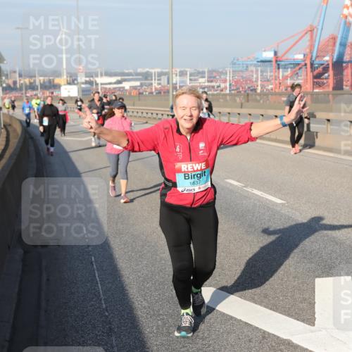 03.10.2025 - Köhlbrandbrückenlauf Yannick Fuchs http://msf.ph/oto/9183108 03.10.2025 09:02:16 Position 2 1837 meine-sportfotos.de