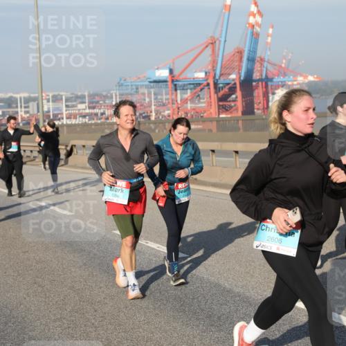 03.10.2025 - Köhlbrandbrückenlauf Yannick Fuchs http://msf.ph/oto/9183137 03.10.2025 09:02:25 Position 2 1256, 2606, 014 meine-sportfotos.de