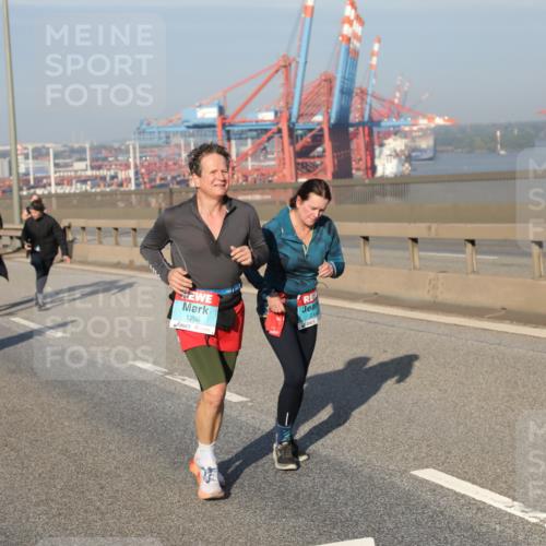 03.10.2025 - Köhlbrandbrückenlauf Yannick Fuchs http://msf.ph/oto/9183144 03.10.2025 09:02:26 Position 2 1256 meine-sportfotos.de
