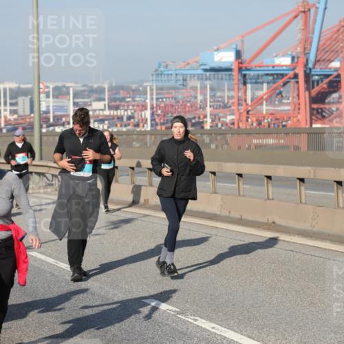 03.10.2025 - Köhlbrandbrückenlauf Yannick Fuchs http://msf.ph/oto/9183157 03.10.2025 09:02:28 Position 2  meine-sportfotos.de