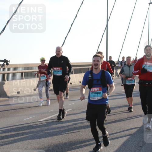03.10.2025 - Köhlbrandbrückenlauf Yannick Fuchs http://msf.ph/oto/9183884 03.10.2025 08:31:18 Position 1 1848, 2812, 3216 meine-sportfotos.de