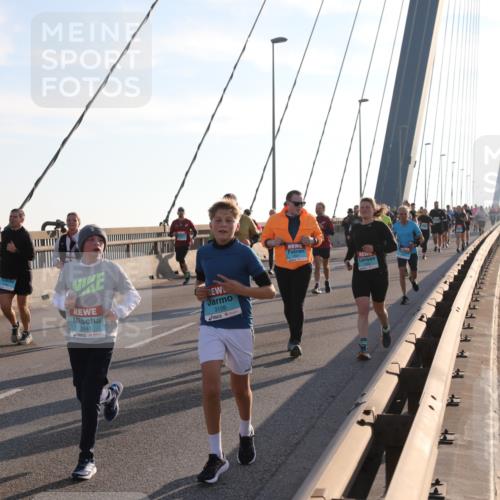 03.10.2025 - Köhlbrandbrückenlauf Yannick Fuchs http://msf.ph/oto/9183927 03.10.2025 08:31:23 Position 1 2841, 3126 meine-sportfotos.de