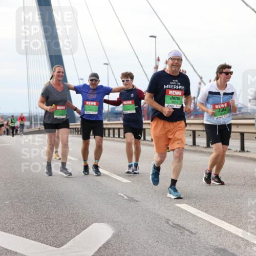 03.10.2025 - Köhlbrandbrückenlauf Lena Gebhardt http://msf.ph/oto/9205910 03.10.2025 16:02:57 Position 2 8624 meine-sportfotos.de