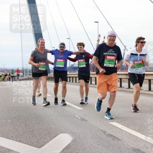 03.10.2025 - Köhlbrandbrückenlauf Lena Gebhardt http://msf.ph/oto/9205911 03.10.2025 16:02:57 Position 2 8624, 9214 meine-sportfotos.de