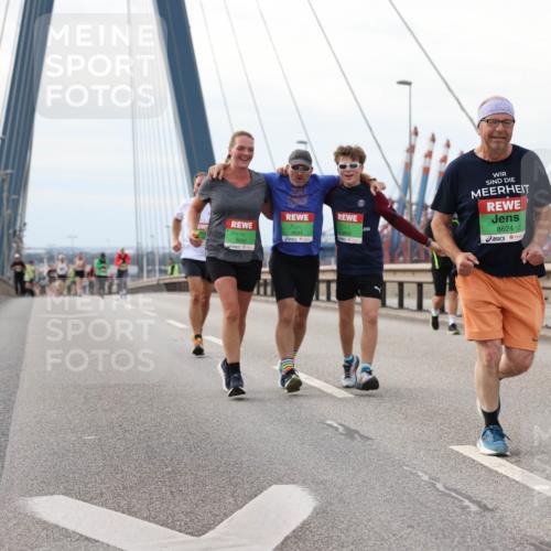 03.10.2025 - Köhlbrandbrückenlauf Lena Gebhardt http://msf.ph/oto/9205913 03.10.2025 16:02:58 Position 2 8624, 9214 meine-sportfotos.de