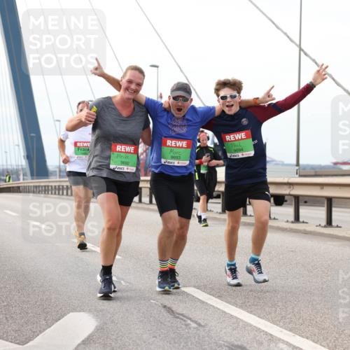 03.10.2025 - Köhlbrandbrückenlauf Lena Gebhardt http://msf.ph/oto/9205928 03.10.2025 16:02:59 Position 2 9692, 9693, 9694 meine-sportfotos.de