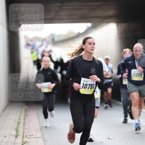 05.10.2025 - 20. swb-Marathon Bremen Michael Strokosch http://msf.ph/oto/9205949 05.10.2025 10:45:03 Laufen 11208, 10781, 9 meine-sportfotos.de