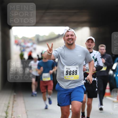 05.10.2025 - 20. swb-Marathon Bremen Michael Strokosch http://msf.ph/oto/9205962 05.10.2025 10:45:08 Laufen 9689, 02493 meine-sportfotos.de