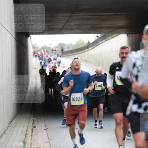 05.10.2025 - 20. swb-Marathon Bremen Michael Strokosch http://msf.ph/oto/9205963 05.10.2025 10:45:09 Laufen 10923, 9803 meine-sportfotos.de