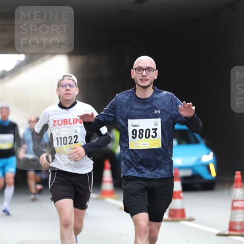 05.10.2025 - 20. swb-Marathon Bremen Michael Strokosch http://msf.ph/oto/9205975 05.10.2025 10:45:14 Laufen 11022, 9803, 02293 meine-sportfotos.de