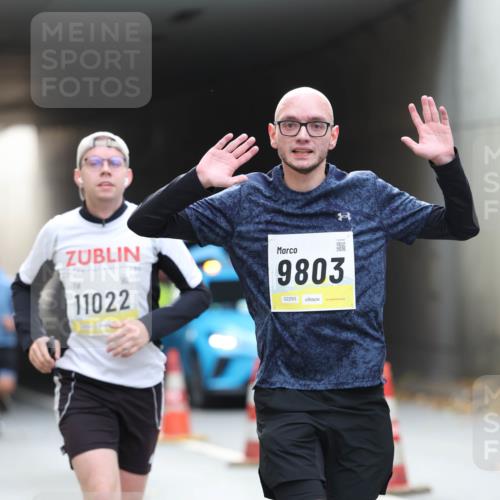05.10.2025 - 20. swb-Marathon Bremen Michael Strokosch http://msf.ph/oto/9205978 05.10.2025 10:45:15 Laufen 11022, 9803, 02293 meine-sportfotos.de