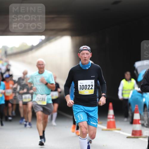 05.10.2025 - 20. swb-Marathon Bremen Michael Strokosch http://msf.ph/oto/9205982 05.10.2025 10:45:17 Laufen 11295, 10022, 13 meine-sportfotos.de