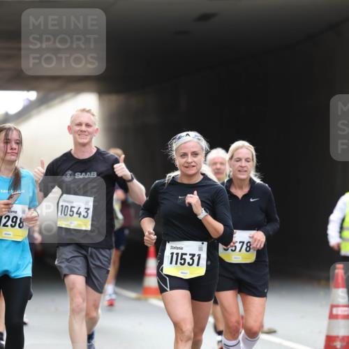 05.10.2025 - 20. swb-Marathon Bremen Michael Strokosch http://msf.ph/oto/9205986 05.10.2025 10:45:22 Laufen 10543, 1298, 11531, 578 meine-sportfotos.de