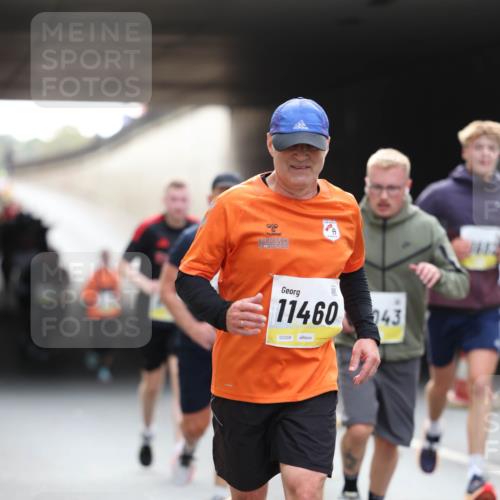 05.10.2025 - 20. swb-Marathon Bremen Michael Strokosch http://msf.ph/oto/9205990 05.10.2025 10:45:25 Laufen 11460, 43, 02258 meine-sportfotos.de
