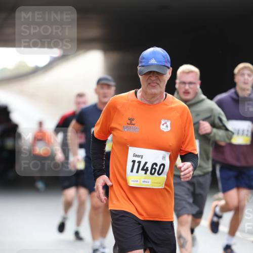 05.10.2025 - 20. swb-Marathon Bremen Michael Strokosch http://msf.ph/oto/9205991 05.10.2025 10:45:25 Laufen 11460, 02258 meine-sportfotos.de