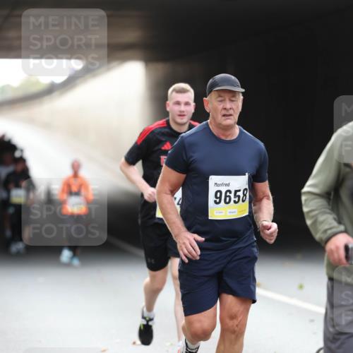 05.10.2025 - 20. swb-Marathon Bremen Michael Strokosch http://msf.ph/oto/9205993 05.10.2025 10:45:26 Laufen 9658 meine-sportfotos.de
