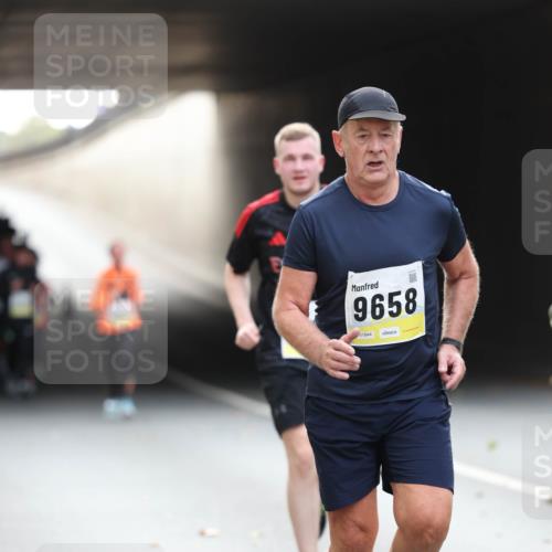 05.10.2025 - 20. swb-Marathon Bremen Michael Strokosch http://msf.ph/oto/9205995 05.10.2025 10:45:27 Laufen 9658, 01844 meine-sportfotos.de