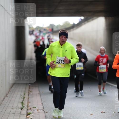 05.10.2025 - 20. swb-Marathon Bremen Michael Strokosch http://msf.ph/oto/9205999 05.10.2025 10:45:31 Laufen 11573, 9986, 10356 meine-sportfotos.de
