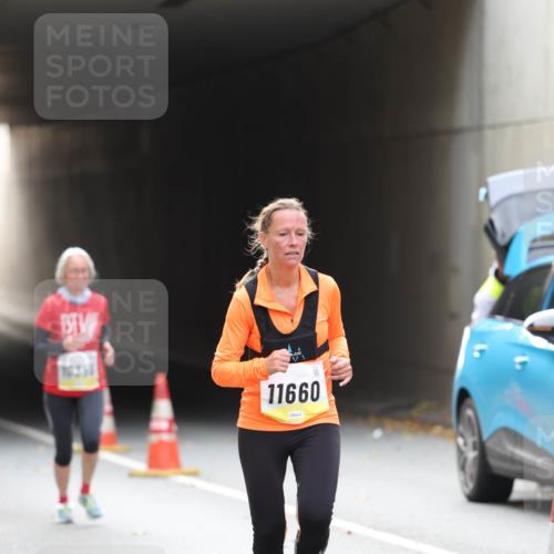 05.10.2025 - 20. swb-Marathon Bremen Michael Strokosch http://msf.ph/oto/9206003 05.10.2025 10:45:33 Laufen 10354, 11660 meine-sportfotos.de