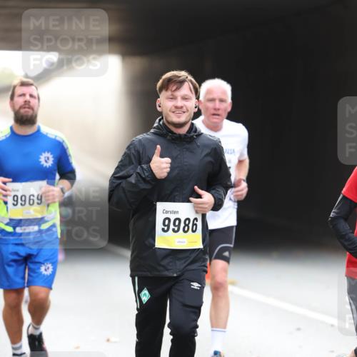 05.10.2025 - 20. swb-Marathon Bremen Michael Strokosch http://msf.ph/oto/9206008 05.10.2025 10:45:35 Laufen 9969, 9986 meine-sportfotos.de