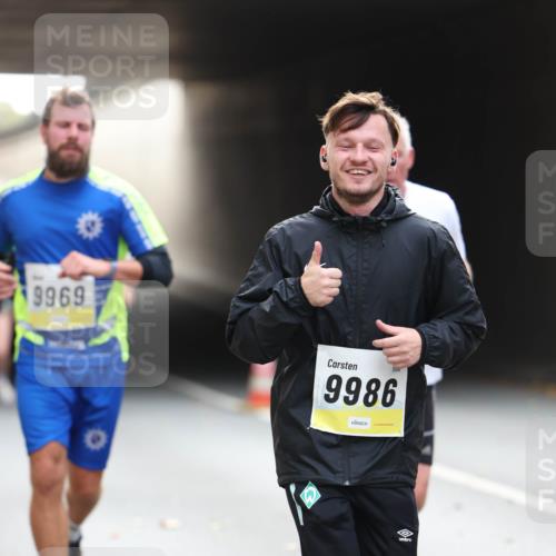 05.10.2025 - 20. swb-Marathon Bremen Michael Strokosch http://msf.ph/oto/9206010 05.10.2025 10:45:36 Laufen 9969, 9986 meine-sportfotos.de