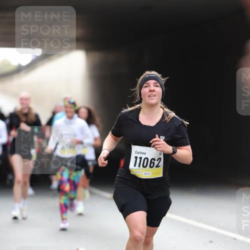 05.10.2025 - 20. swb-Marathon Bremen Michael Strokosch http://msf.ph/oto/9206012 05.10.2025 10:45:39 Laufen 11062, 02500 meine-sportfotos.de