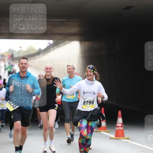 05.10.2025 - 20. swb-Marathon Bremen Michael Strokosch http://msf.ph/oto/9206014 05.10.2025 10:45:40 Laufen 432, 9299, 3230 meine-sportfotos.de