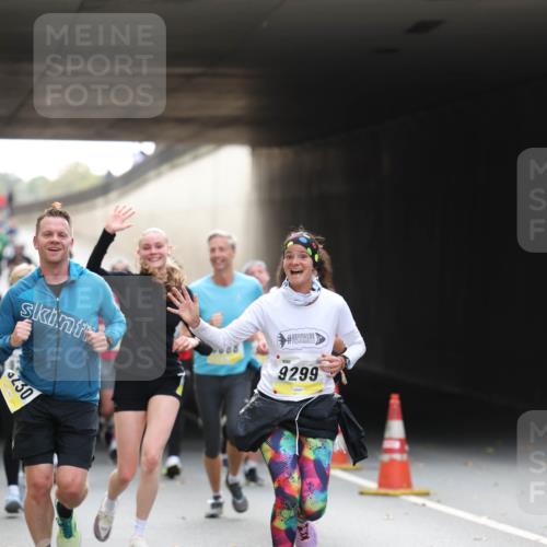 05.10.2025 - 20. swb-Marathon Bremen Michael Strokosch http://msf.ph/oto/9206015 05.10.2025 10:45:40 Laufen 9299, 230 meine-sportfotos.de