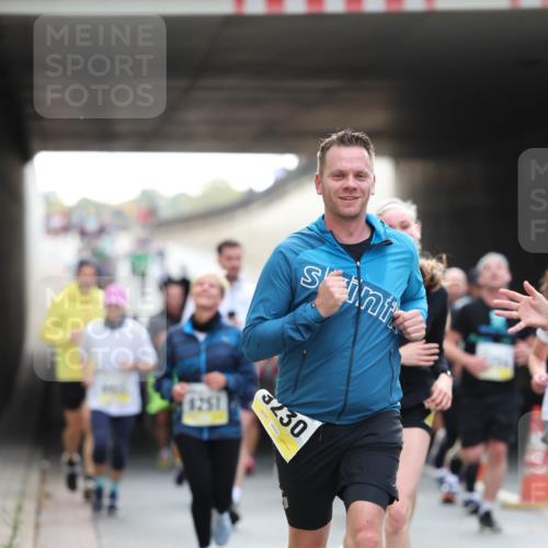 05.10.2025 - 20. swb-Marathon Bremen Michael Strokosch http://msf.ph/oto/9206019 05.10.2025 10:45:42 Laufen 4251, 230 meine-sportfotos.de