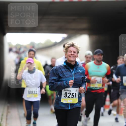 05.10.2025 - 20. swb-Marathon Bremen Michael Strokosch http://msf.ph/oto/9206025 05.10.2025 10:45:44 Laufen 10932, 9251, 02194 meine-sportfotos.de