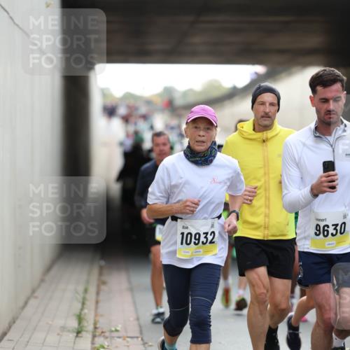 05.10.2025 - 20. swb-Marathon Bremen Michael Strokosch http://msf.ph/oto/9206029 05.10.2025 10:45:46 Laufen 10932, 9630, 02443 meine-sportfotos.de