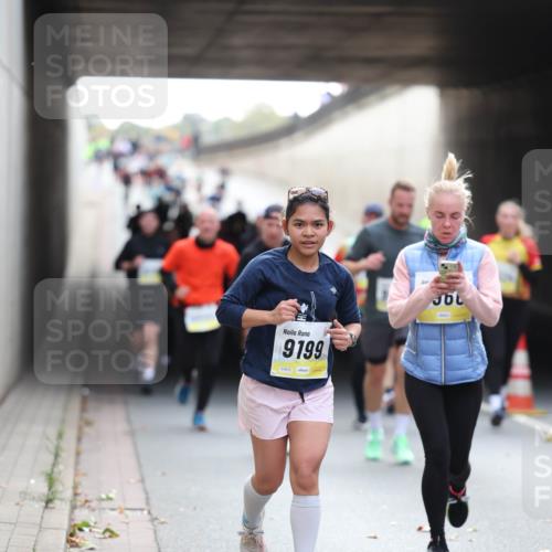05.10.2025 - 20. swb-Marathon Bremen Michael Strokosch http://msf.ph/oto/9206037 05.10.2025 10:45:50 Laufen 9199, 01812, 366 meine-sportfotos.de
