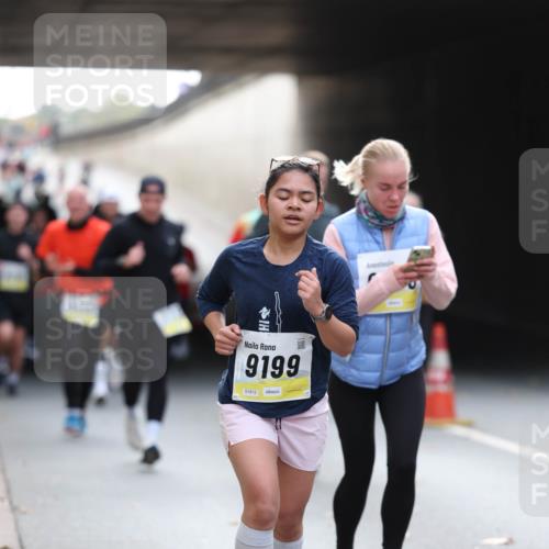 05.10.2025 - 20. swb-Marathon Bremen Michael Strokosch http://msf.ph/oto/9206041 05.10.2025 10:45:51 Laufen 9199, 01812 meine-sportfotos.de