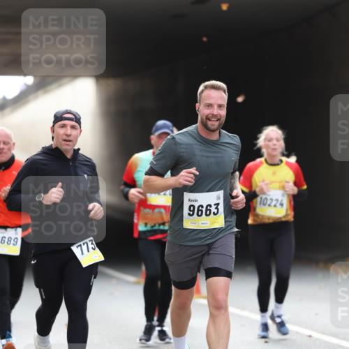 05.10.2025 - 20. swb-Marathon Bremen Michael Strokosch http://msf.ph/oto/9206045 05.10.2025 10:45:53 Laufen 689, 773, 9663, 10224 meine-sportfotos.de