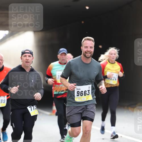 05.10.2025 - 20. swb-Marathon Bremen Michael Strokosch http://msf.ph/oto/9206046 05.10.2025 10:45:53 Laufen 89, 773, 9663, 02526 meine-sportfotos.de