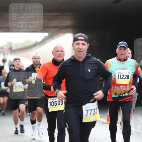 05.10.2025 - 20. swb-Marathon Bremen Michael Strokosch http://msf.ph/oto/9206048 05.10.2025 10:45:54 Laufen 9715, 10689, 7733, 20, 11220 meine-sportfotos.de