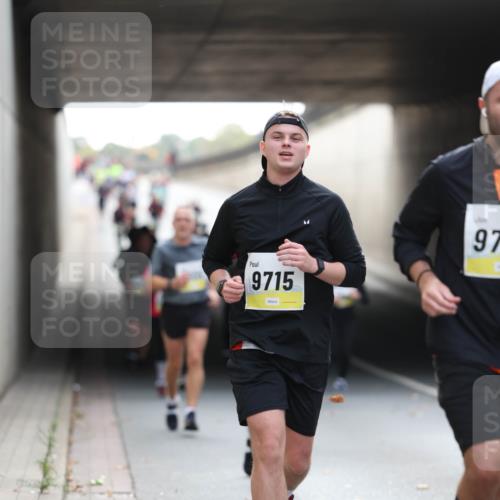 05.10.2025 - 20. swb-Marathon Bremen Michael Strokosch http://msf.ph/oto/9206053 05.10.2025 10:45:57 Laufen 9715, 97 meine-sportfotos.de