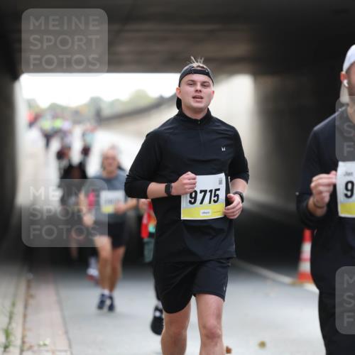 05.10.2025 - 20. swb-Marathon Bremen Michael Strokosch http://msf.ph/oto/9206054 05.10.2025 10:45:57 Laufen 9715, 9 meine-sportfotos.de