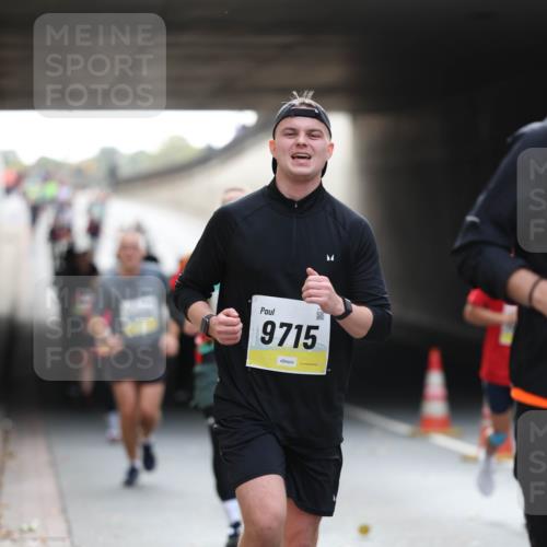 05.10.2025 - 20. swb-Marathon Bremen Michael Strokosch http://msf.ph/oto/9206055 05.10.2025 10:45:57 Laufen 9715 meine-sportfotos.de