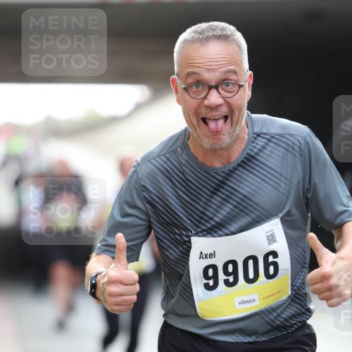 05.10.2025 - 20. swb-Marathon Bremen Michael Strokosch http://msf.ph/oto/9206065 05.10.2025 10:46:03 Laufen 9906 meine-sportfotos.de