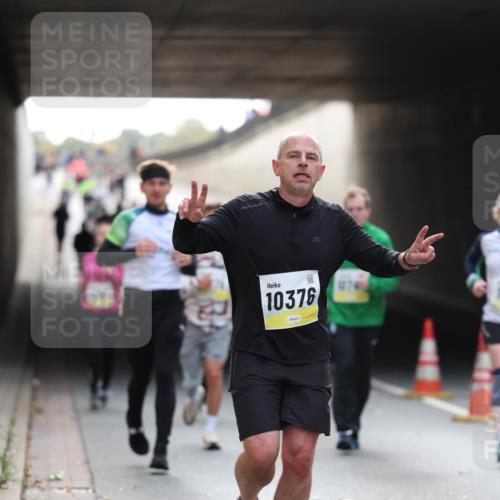 05.10.2025 - 20. swb-Marathon Bremen Michael Strokosch http://msf.ph/oto/9206071 05.10.2025 10:46:06 Laufen 10376 meine-sportfotos.de