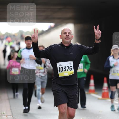 05.10.2025 - 20. swb-Marathon Bremen Michael Strokosch http://msf.ph/oto/9206072 05.10.2025 10:46:07 Laufen 10376 meine-sportfotos.de