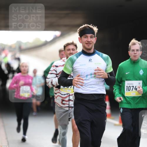 05.10.2025 - 20. swb-Marathon Bremen Michael Strokosch http://msf.ph/oto/9206078 05.10.2025 10:46:09 Laufen 1074 meine-sportfotos.de