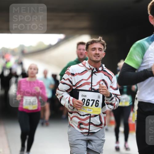 05.10.2025 - 20. swb-Marathon Bremen Michael Strokosch http://msf.ph/oto/9206080 05.10.2025 10:46:10 Laufen 3676, 01922 meine-sportfotos.de