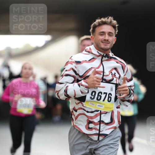 05.10.2025 - 20. swb-Marathon Bremen Michael Strokosch http://msf.ph/oto/9206082 05.10.2025 10:46:10 Laufen 9676, 01922 meine-sportfotos.de
