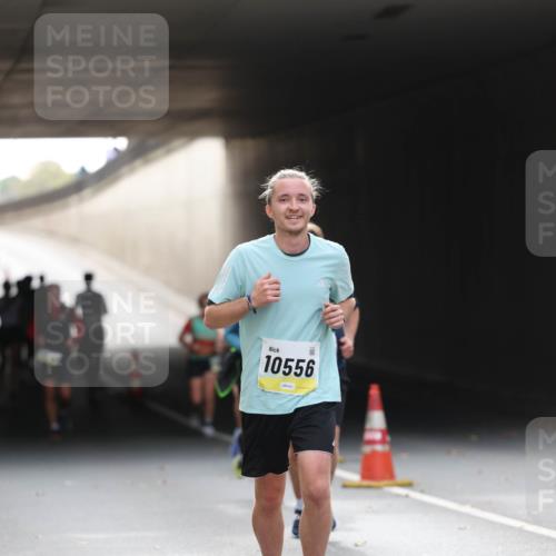 05.10.2025 - 20. swb-Marathon Bremen Michael Strokosch http://msf.ph/oto/9206088 05.10.2025 10:46:15 Laufen 10556 meine-sportfotos.de