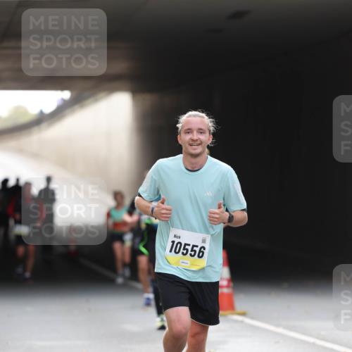 05.10.2025 - 20. swb-Marathon Bremen Michael Strokosch http://msf.ph/oto/9206089 05.10.2025 10:46:15 Laufen 10556 meine-sportfotos.de