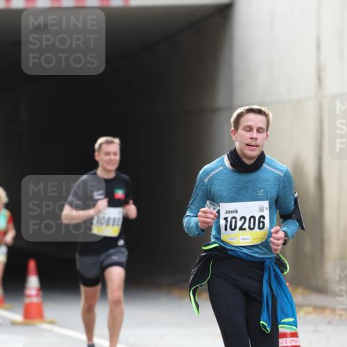 05.10.2025 - 20. swb-Marathon Bremen Michael Strokosch http://msf.ph/oto/9206098 05.10.2025 10:46:19 Laufen 065, 10206, 02603 meine-sportfotos.de