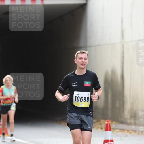05.10.2025 - 20. swb-Marathon Bremen Michael Strokosch http://msf.ph/oto/9206101 05.10.2025 10:46:20 Laufen 10698, 28 meine-sportfotos.de